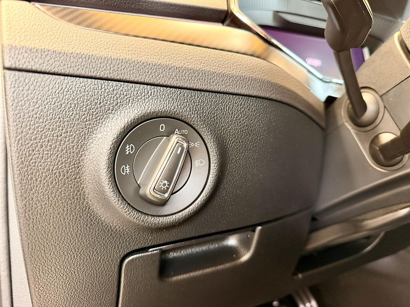 Škoda Superb 2.0 TDi DSG 4x4 Sportline - fotka 24 z 33
