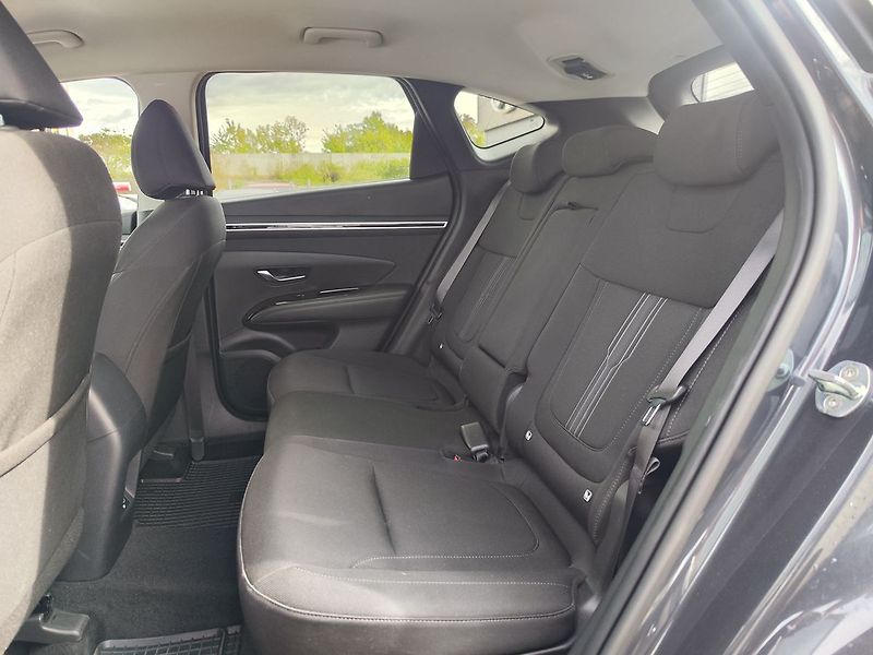 Hyundai Tucson 1.6 T-GDI/110kW Smart DCT MHEV - fotka 11 z 31