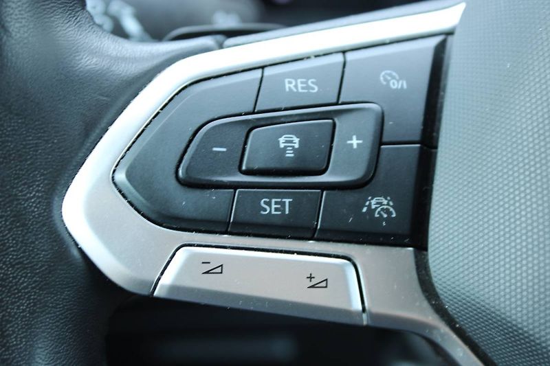 Volkswagen Touran (2022) 2.0 TDI 110kW DSG tažné LED - fotka 14 z 35