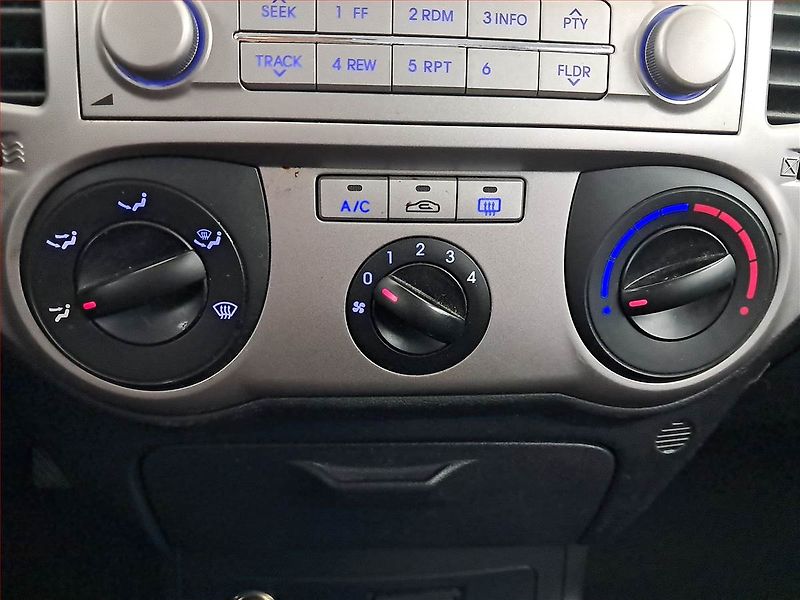 Hyundai i20 (2011) 1.2, jezdí výborně - fotka 15 z 15