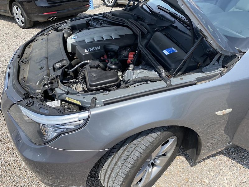 BMW Řada 5 (2008) 2.0D,PLNÝ SERVIS,2SADY ALU - fotka 29 z 52