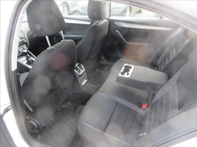 Škoda Octavia 1,6 TDI 85kW - fotka 7 z 11