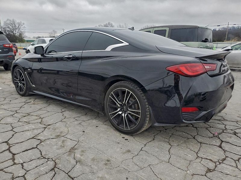 Infiniti Q60 (2017) 300 - fotka 5 z 11