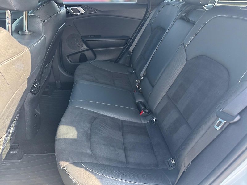 Kia Ceed (2023) GT-LINE 1.5T-GDI 117kW DPH CZ - fotka 8 z 11