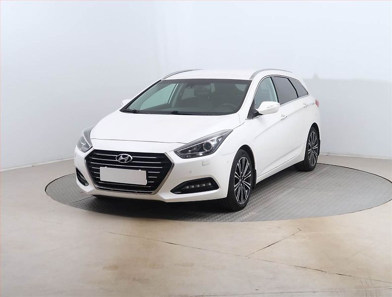 Hyundai i40 (2016) Premium 1.7 CRDi, Kůže, Navi - fotka 2 z 15