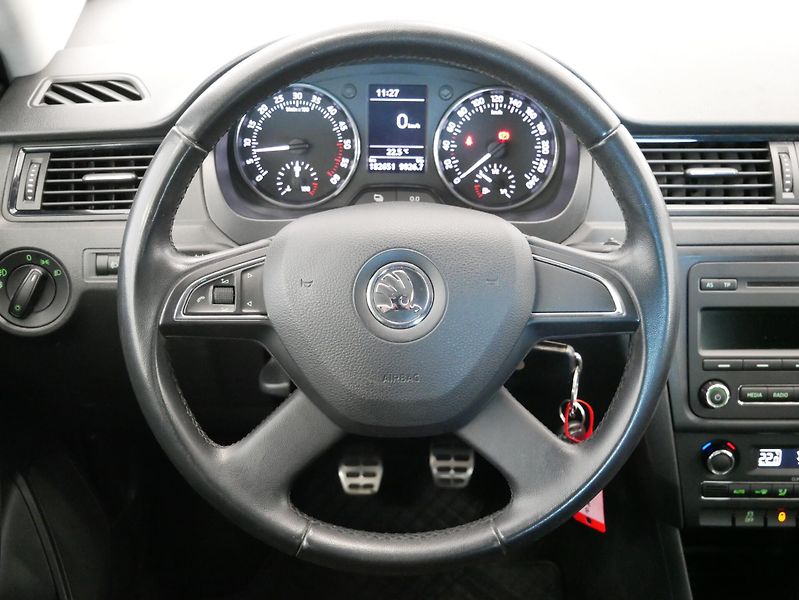Škoda Rapid - fotka 17 z 24