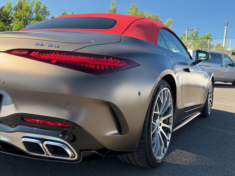 Mercedes-Benz SL 63 AMG - fotka 13 z 38