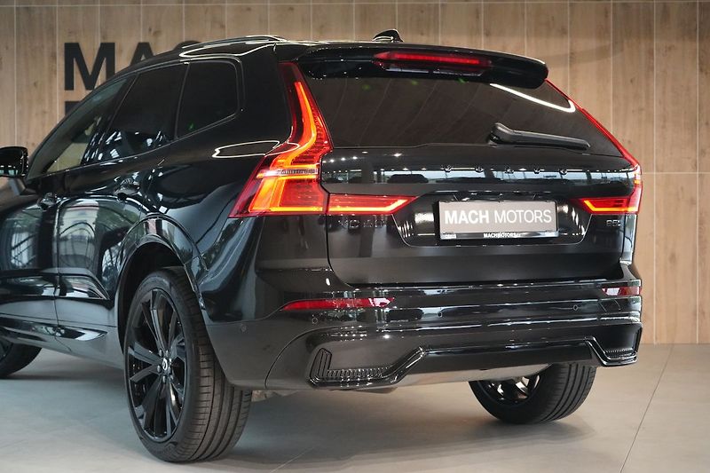 Volvo XC60 B5 Plus Black Edition, 360° - fotka 12 z 44