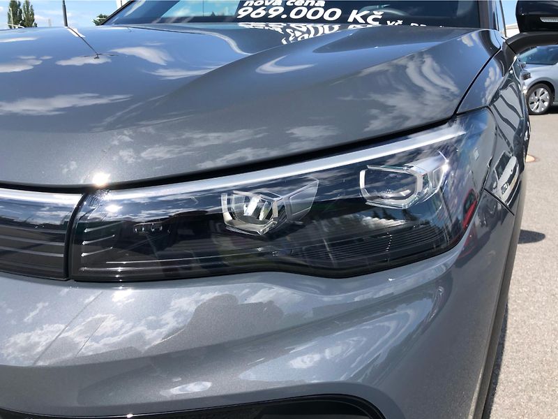 Volkswagen Tiguan R-Line People 1,5 eTSI 110kW m - fotka 24 z 30