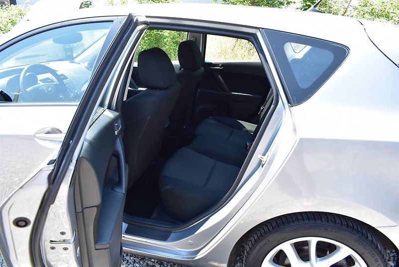Mazda 3 1,6 16V SPORT,1.M,KRÁSNÁ! - fotka 15 z 18