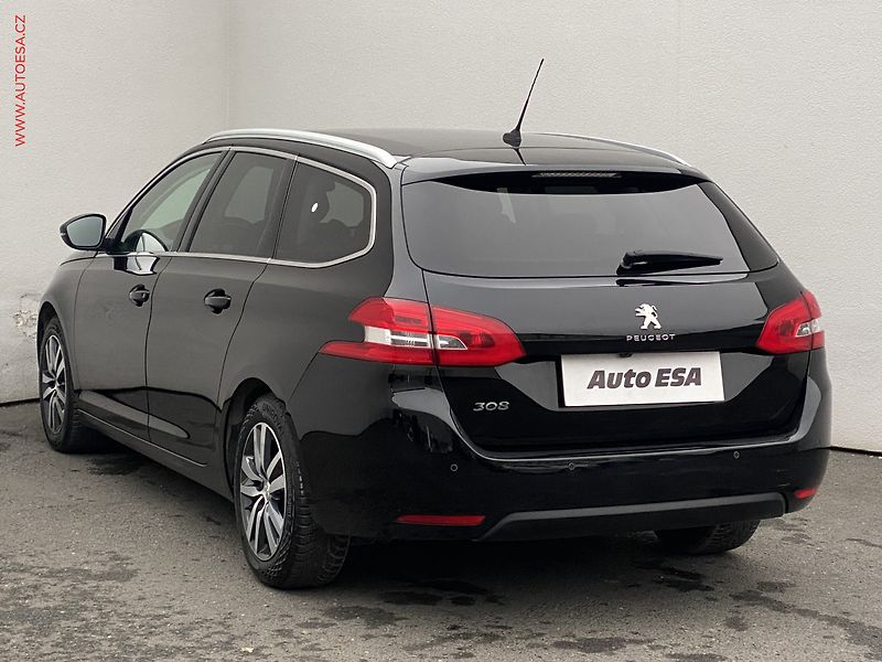 Peugeot 308 (2019) 1.5 HDi, Allure, navi - fotka 6 z 18