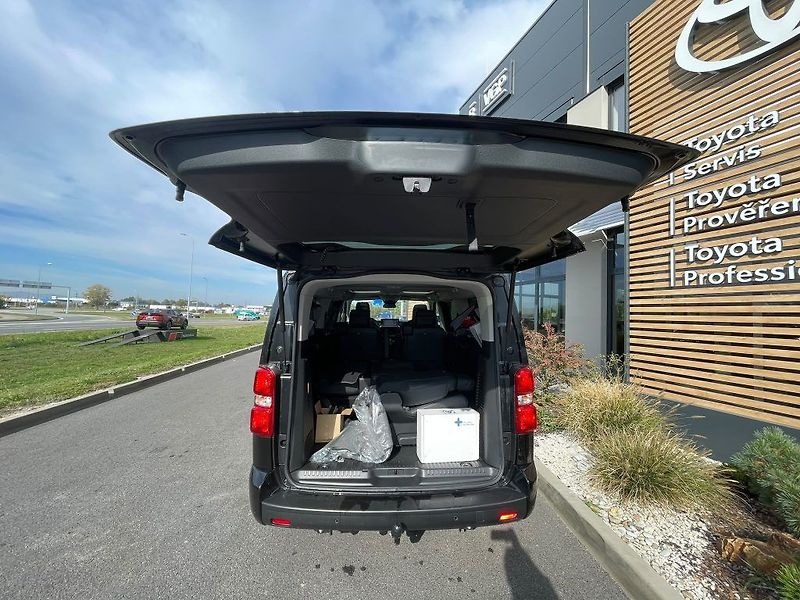 Toyota ProAce Verso 2.0 D-4D 177k L2  A/T VIP 7Sky - fotka 9 z 29