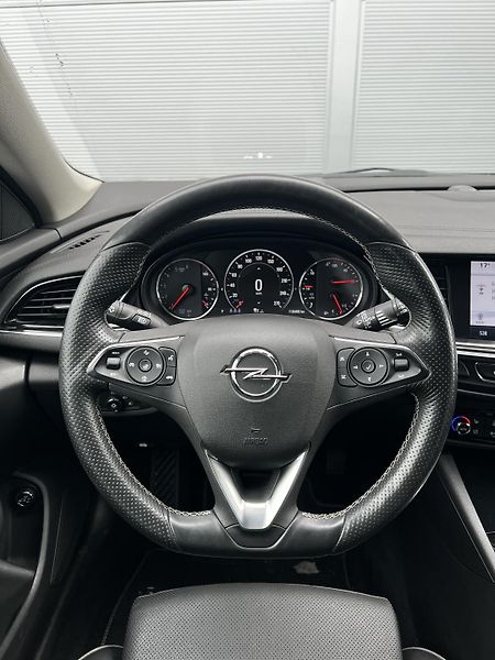 Opel Insignia 2.0CDTI 125kW Aut. Exclusive T - fotka 10 z 30