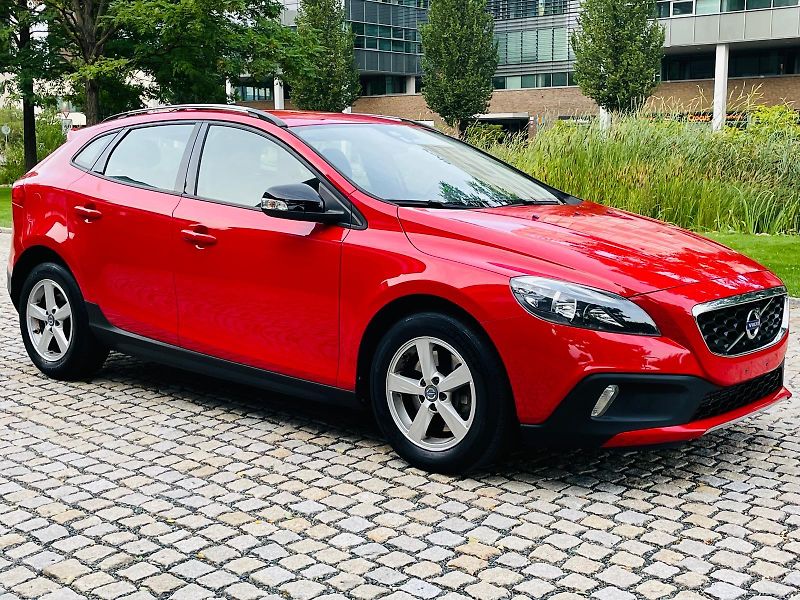 Volvo V40 2.0D3 AUT CROSS COUNTRY TAŽNÉ - fotka 7 z 40