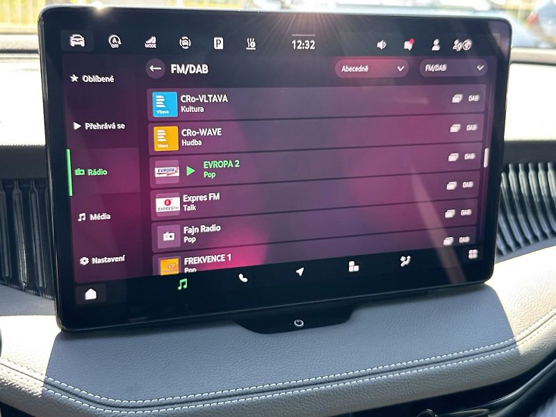 Škoda Superb (2025) 2.0 TSI 4x4 DSG Sportline - fotka 20 z 36