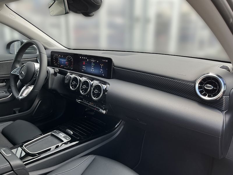 Mercedes-Benz Třídy A trida A 200 Progressive Line - fotka 15 z 21