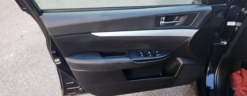 Subaru Outback (2015)  2.0D*BOXER*4x4*AUT*VÝHŘEV*ČR* - fotka 30 z 44
