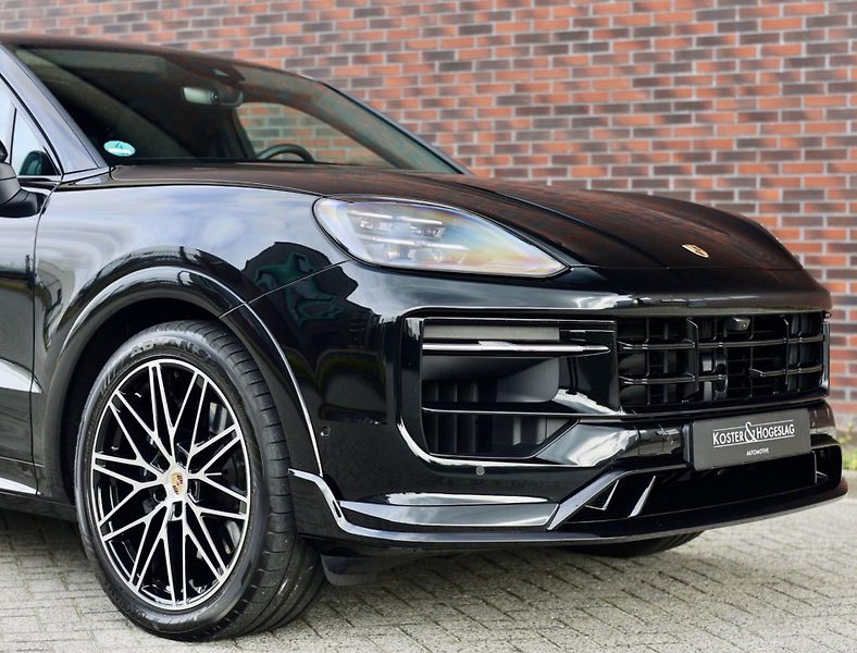 Porsche Cayenne (2025) Coupe E-Hybrid 360KW Techart - fotka 15 z 46