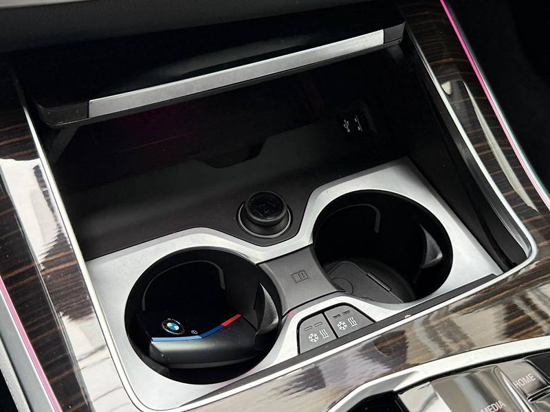 BMW X5 3,0 210 kW xDrive30d - fotka 21 z 55