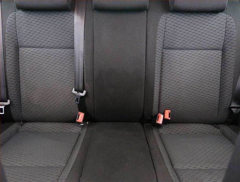 Škoda Fabia (2014) Elegance 1.4 16V, Serv.kniha - fotka 10 z 19