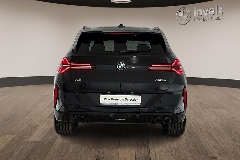 BMW X3 M50 xDrive - fotka 4 z 26