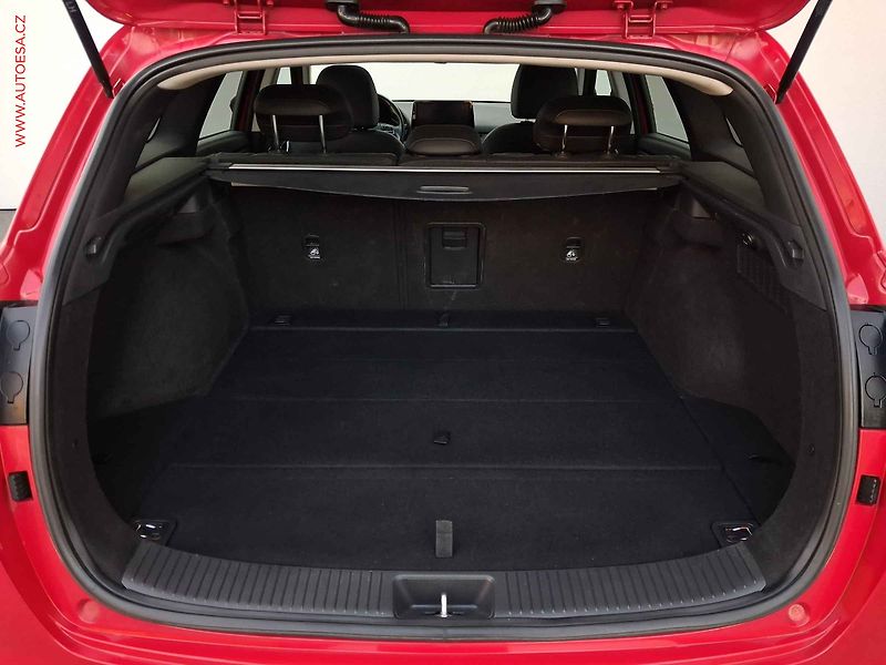 Hyundai i30 (2021) 1.5 T-GDi, Prime, LED, panor - fotka 7 z 22
