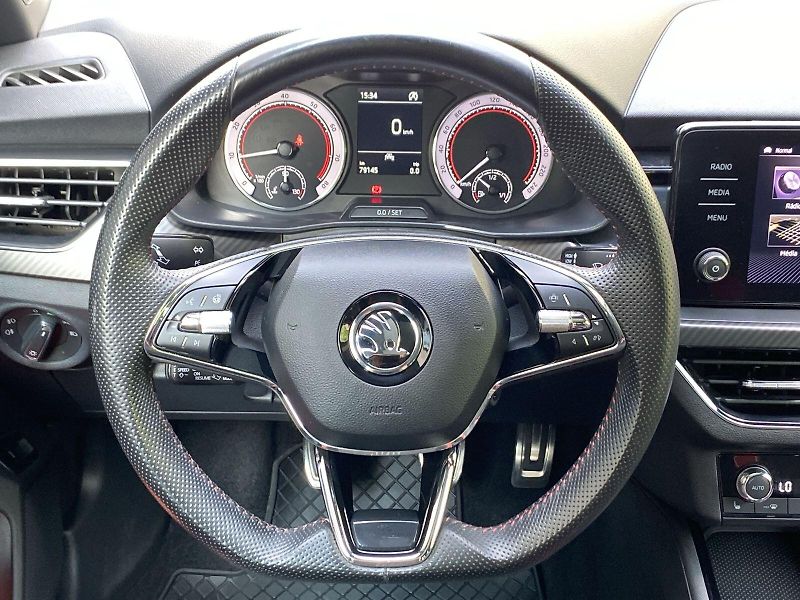 Škoda Kamiq (2021) 1.5 TSI Monte Carlo - fotka 6 z 38