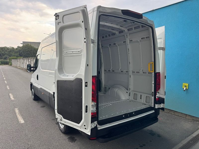 Iveco Daily (2026) 35S14 V L2H2 NOVÉ - fotka 32 z 49