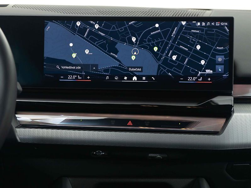 BMW i5 eDrive40 - fotka 14 z 22
