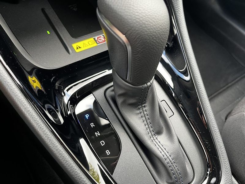 Toyota Yaris 1.5 Hybrid Style ODBĚR ihned - fotka 21 z 29