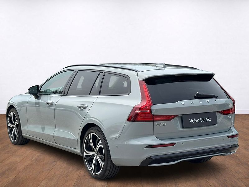 Volvo V60 PLUS DARK B4, 360°, PANORAMA, - fotka 3 z 22