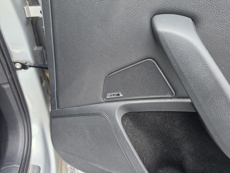 Škoda Superb 2.0 TDI Led DSG 4x4 Canton  - fotka 19 z 21