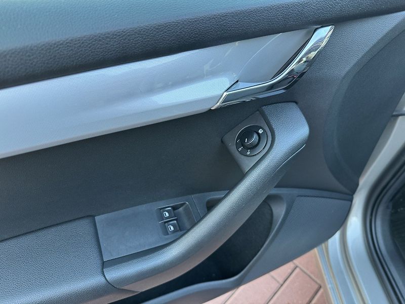 Škoda Octavia (2013) 2.0TDi  Klima Tempomat BT - fotka 28 z 45
