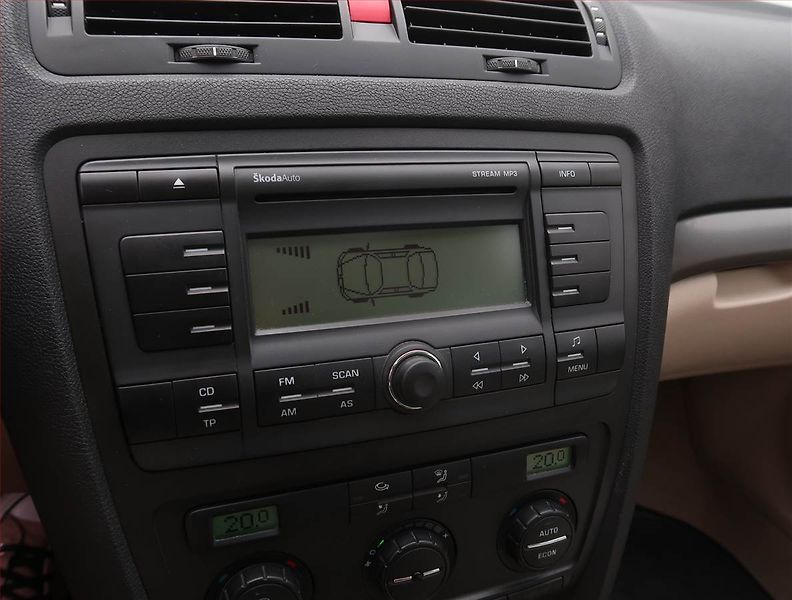 Škoda Octavia (2007) Elegance 1.9 TDI, Tažné - fotka 15 z 19