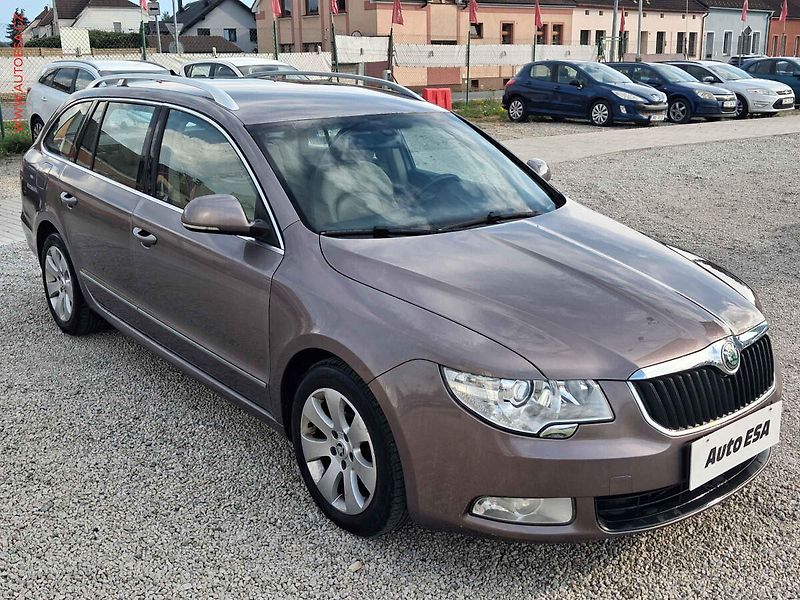 Škoda Superb (2012) 1.6TDi, Xenon - fotka 1 z 23