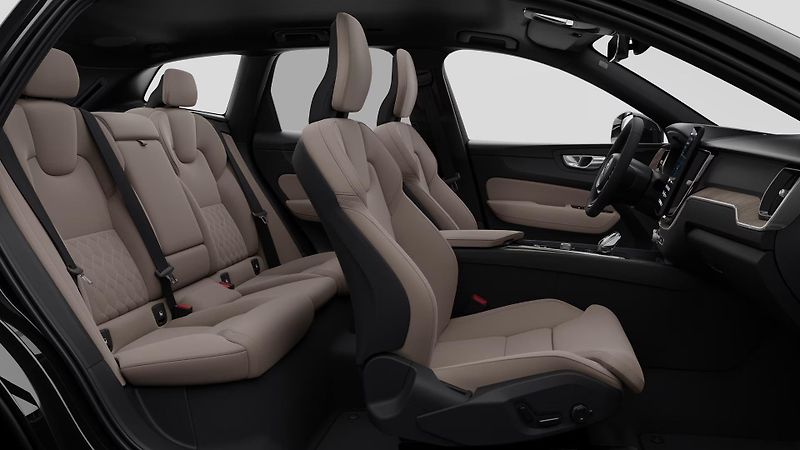 Volvo XC60 (2026) B5 AWD AUT BRIGHT PLUS  - fotka 4 z 11