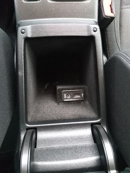 Volkswagen Passat 1,4 TSI  /110 kW/  - fotka 33 z 45