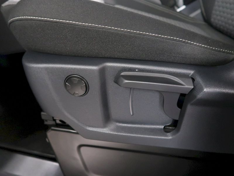 Volkswagen Caravelle (2025) LIFE 2.0TDI 110KW 8MÍST - fotka 14 z 31