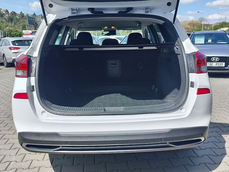 Hyundai i30 1.0 T-GDI/88kW Smart Navi DCT - fotka 9 z 33