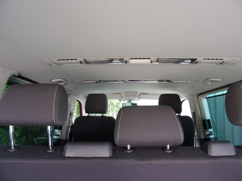Volkswagen Multivan (2014) 2.0TDi103kW WEBASTO 2xŠOUPAČKY - fotka 22 z 27