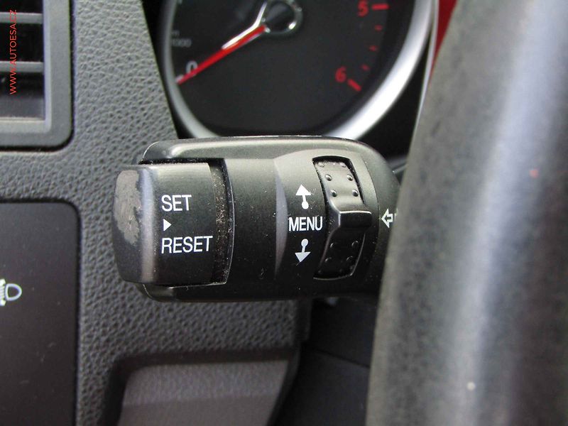 Ford Kuga (2009) 2.0 TDCi 4x4, ČR, AC, park. - fotka 13 z 20