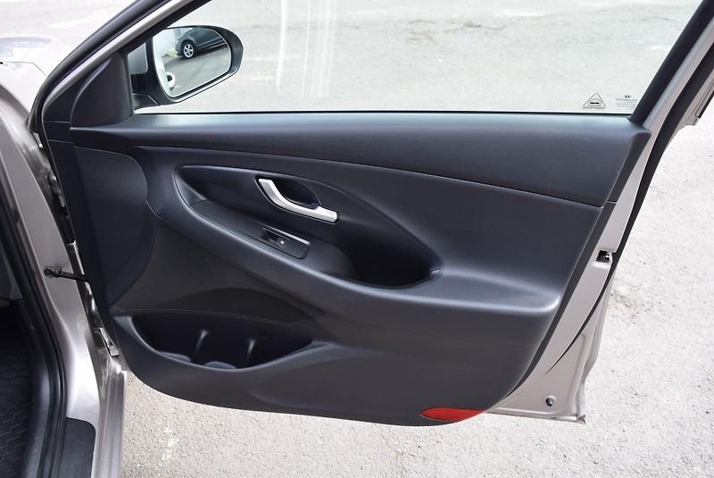 Hyundai i30 (2021) 1.6CRDi 85kw STYLE 7°AUTOMAT - fotka 42 z 49
