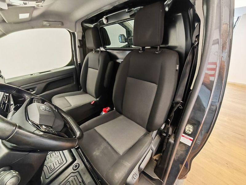 Toyota ProAce Panel Van L2 - 2.0L Diesel 177 - fotka 11 z 25