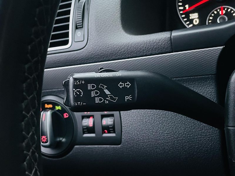 Volkswagen Touran 1.4TSI VÝHŘEV SERVISKA TAŽNÉ - fotka 39 z 43