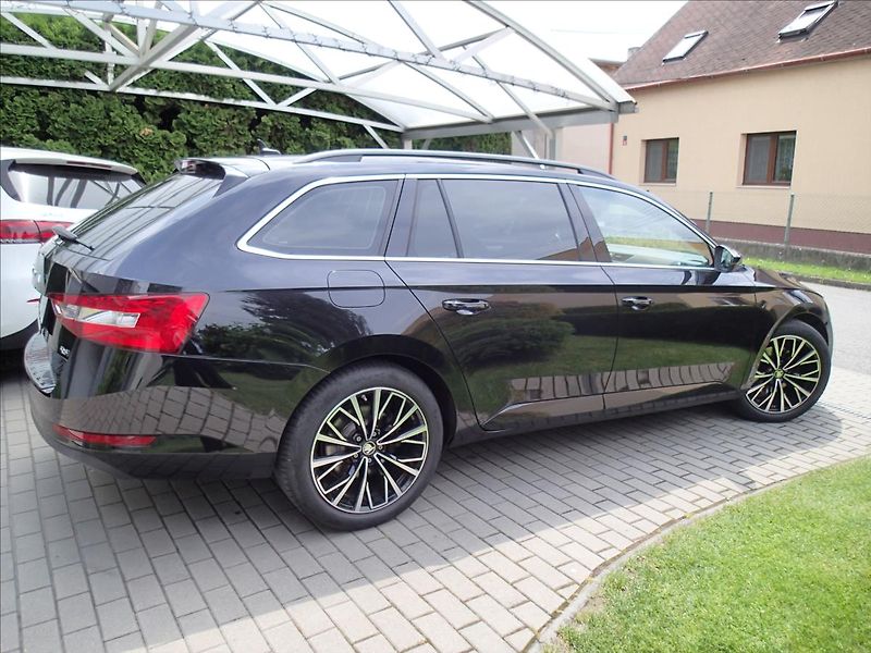 Škoda Superb 2,0 TDi, DSG, 4x4 , Tažné - fotka 5 z 48