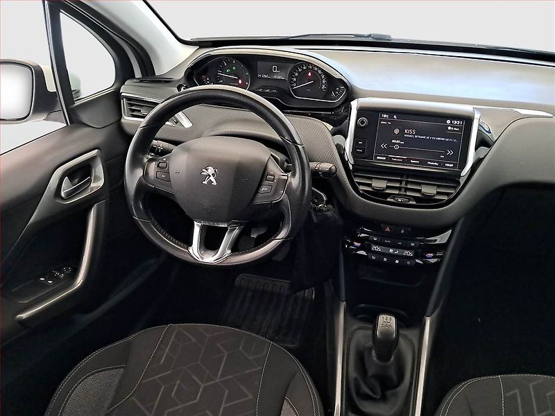 Peugeot 2008 (2017) 1.6 BlueHDi, Tempomat - fotka 7 z 14