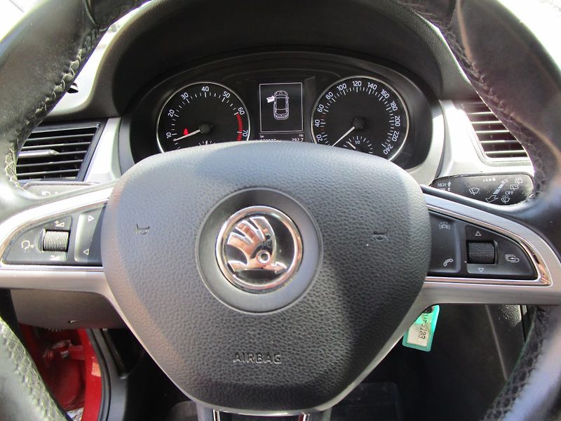 Škoda Rapid - fotka 15 z 17