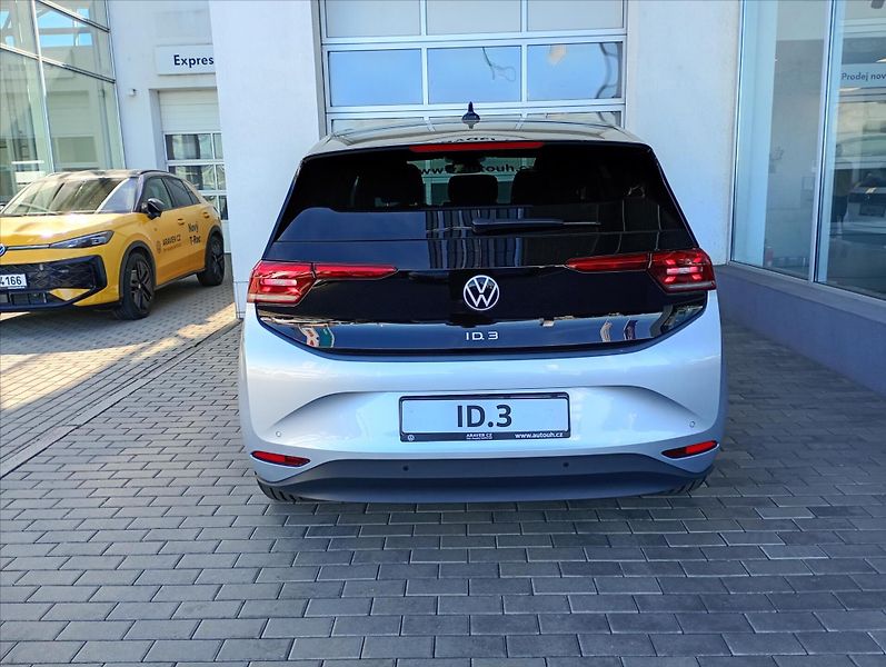Volkswagen ID.3 (2025) Pro People 150 kW, 59 kWh - fotka 6 z 16
