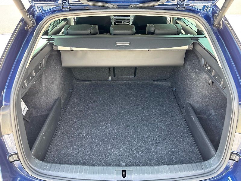 Škoda Octavia 2.0TDI 110 kW DSG EXCLUSIVE SE - fotka 29 z 30