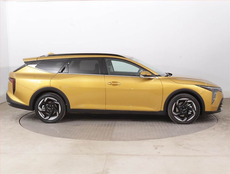 Kia K4 (2026) 1.6 T-GDI, Mrtvý úhel - fotka 6 z 17